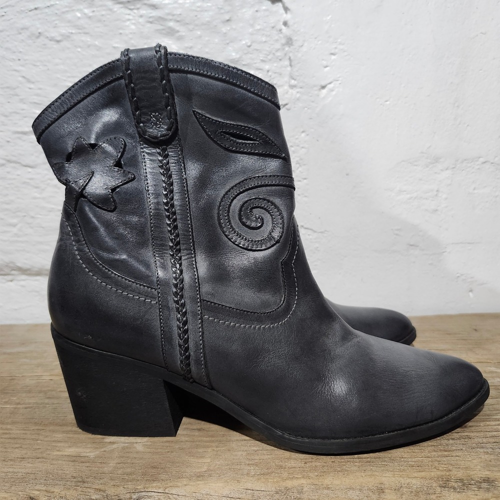 Austin Black Leather Western Ankle Boots Floral Embroidery Pointed Toe Size 11M‎